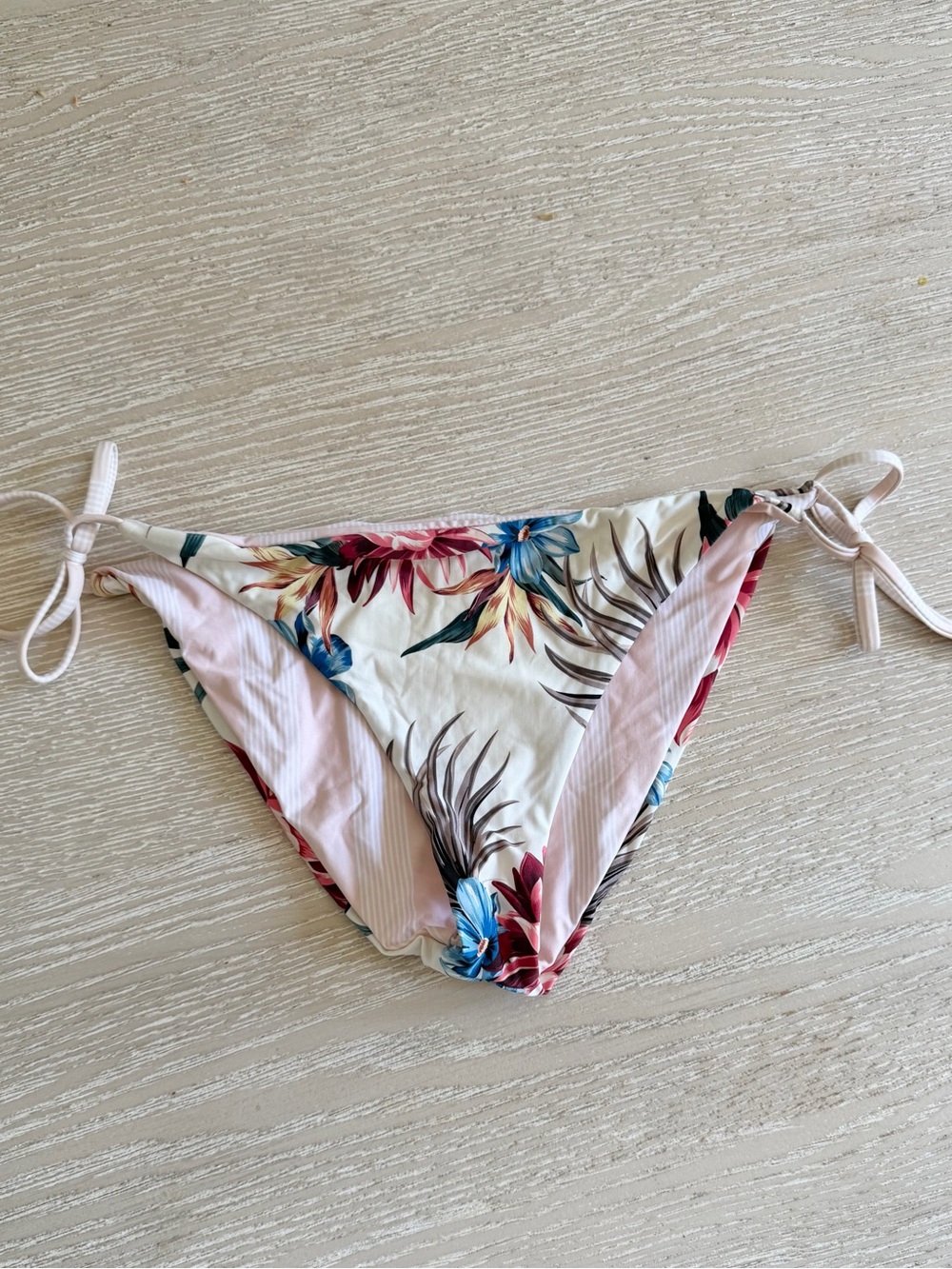 Splendid floral / striped reversible string bikini bottoms, Large